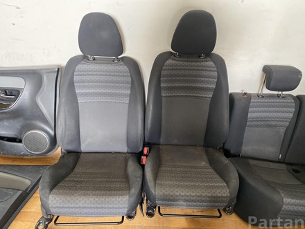 TOYOTA YARIS (_P13_) 2016 Juego del asiento Panel de puertas