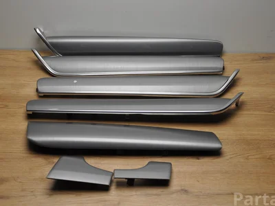 Volvo 31699346 ; 31699332 ; 31699325 ; 31699339 ; 31417289 ; 31417287 ; 31417285 / 31699346, 31699332, 31699325, 31699339, 31417289, 31417287, 31417285 S90 II 2018 Garniture /moulage Right Rear Left Rear Left Front Right Front - Image 1