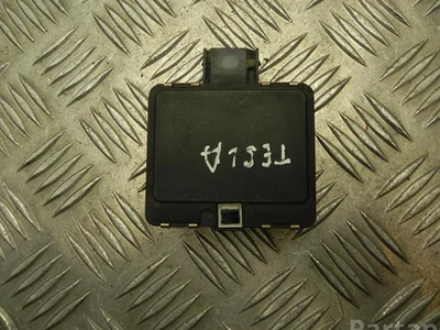 Tesla 1038224-00-B / 103822400B MODEL S 2015 Sterownik automatycznego utrzymywania dystansu i radar - Obraz 1