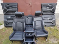 RAM 1500 CLASSIC Crew Cab Pickup (DS) 2020 Set of seats Door panel Armrest 