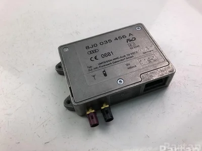 Audi 8J0035456A A4 (8K2, B8) 2010 Amplificateur de télévision - Image 1