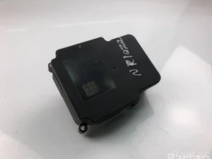 Toyota 89541-0D100 / 895410D100 YARIS (_P13_) 2013 Unidad de control con hidráulica  ABS