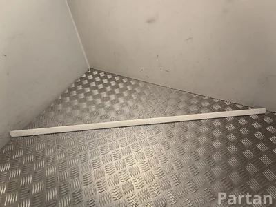 BMW 51 13 7 893 682 / 51137893682 3 coupe (E46) 2006 Inny detal wykończeniowy - Zdjęcie 1