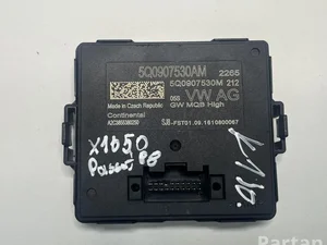 Volkswagen 5Q0907530AM ; A2C3855380250 / 5Q0907530AM, A2C3855380250 PASSAT Variant (3G5) 2017 Interface de diagnostic (passerelle)