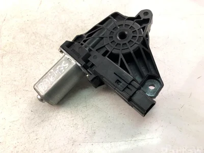 Mercedes-Benz A2469063200 A-CLASS (W176) 2015 Langų pakėlimo varikliukas - Nuotrauka 1