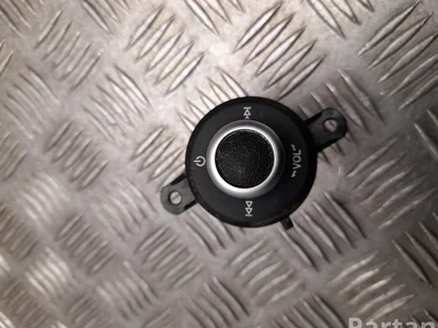 Alfa Romeo 156107465 GIULIA (952_) 2017 Commutateur multiple - Image 1