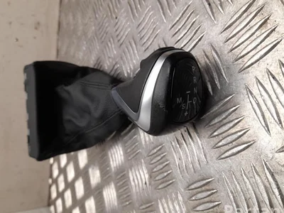 BMW 9391197 X1 (F48) 2017 Couvercle de levier de vitesses - Image 1