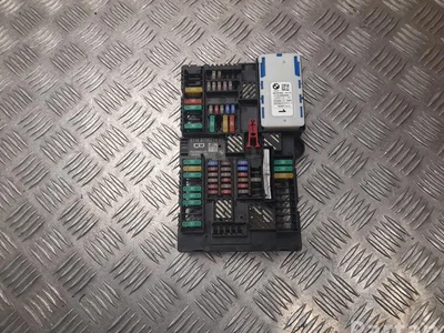 BMW 8 706 214 / 8706214 X5 (G05) 2018 Boîte à fusibles - Image 1