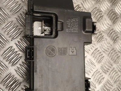 Gebrauchtes Original Volvo 8893513546 EX30 (416) 2024 Sicherungkasten - Bild 1