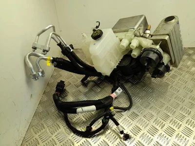 Tesla 1506859-00-D, 1523007-00-F, 1549902-00-C, 1613703-00-B / 150685900D, 152300700F, 154990200C, 161370300B Model Y 2022 Vase d'expansion du liquide de refroidissement - Image 1