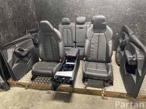 Audi Q5 GUB 2025 Sėdynių komplektas Durų panelė Porankis