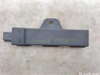 BMW 9220832 X3 (F25) 2011 Amplificateur d'antenne - Image 1