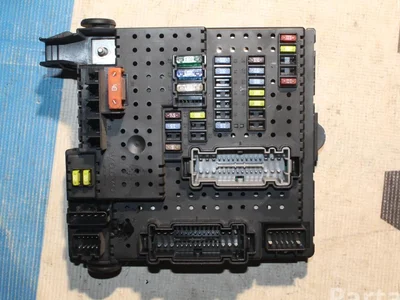 Volvo 30728512 XC90 I 2007 Boîte à fusibles - Image 1