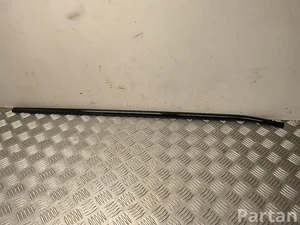 BMW 51 33 7 207 841 / 51337207841 X5 (E70) 2012 Pokrywa ramy okna z przodu