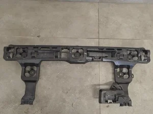 BMW 5A35D88 1 (F70) 2025 Soporte del parachoques
