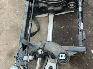 Mercedes-Benz A2933501300 EQC (N293) 2022 poutre d'essieu arrière