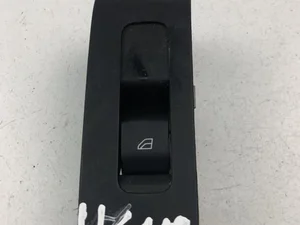 Volvo 31456060 XC40 2021 Bouton de lève-vitre Right Rear