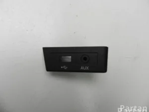 Škoda 5JB 035 726 / 5JB035726 RAPID (NH3) 2014 Périphérique d'entrée