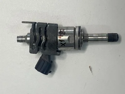 Toyota 2325024010 COROLLA (E210) Estate 2019 Injecteur - Image 1