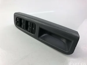 Volvo 8679667 V50 (MW) 2006 Switch for electric windows