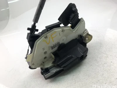 Volkswagen 5K1837015E PASSAT (362) 2013 Door Lock - Image 1