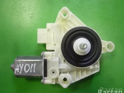 Mercedes-Benz A 205 906 01 13 / A2059060113 C-CLASS (W205) 2016 Moteur de lève-vitre Right Front - Image 1