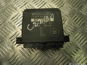 Mercedes-Benz A 203 820 65 26 / A2038206526 C-CLASS (W203) 2006 Unité de commande pour porte Left Rear