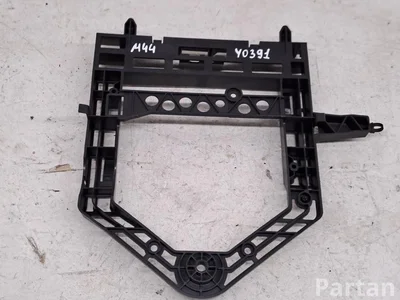 Mercedes-Benz A2055453140 C-CLASS (W205) 2015 Kitos salono detalės - Paveiksliukas 1