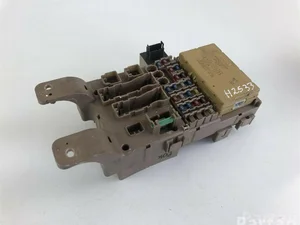 Toyota 82641-13040 / 8264113040 COROLLA Verso (_E12_) 2002 Caja de fusibles