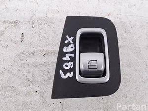 Mercedes-Benz A2059051513 KLASA C (W205) 2015 Przycisk podnoszenia okien