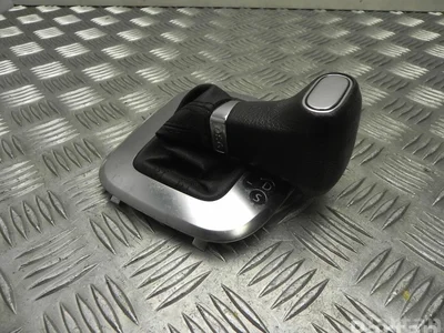 Volkswagen 6R2 713 203 B / 6R2713203B POLO (6R, 6C) 2010 Couvercle de levier de vitesses - Image 1