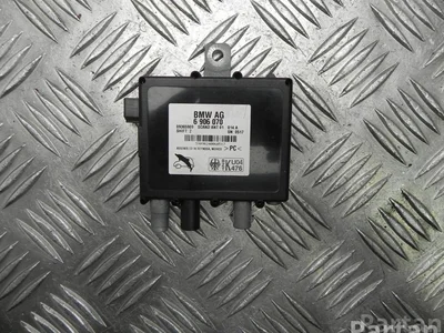 BMW 6906070 X5 (E53) 2004 Amplificateur d'antenne - Image 1