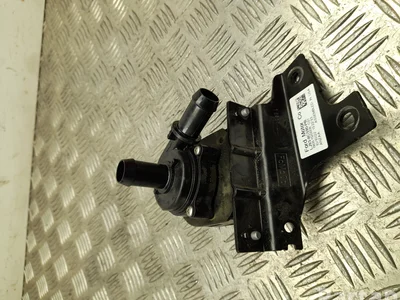 Ford USA LJ93-8C590-PB / LJ938C590PB Mustang Mach-E 2022 Pompe à eau supplémentaire - Image 1