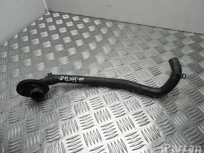 Mercedes-Benz A 204 830 22 96 / A2048302296 C-CLASS (W204) 2008 Tuyau de radiateur - Image 1