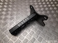 Jaguar F-PACE (X761) 2017 Soporte del parachoques Left Rear