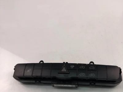 Mercedes-Benz A6398701310 VIANO (W639) 2005 Éclairage d'urgence / interrupteur de danger - Image 1