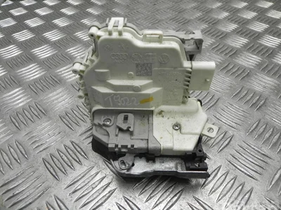 Audi 8X0 839 016 E / 8X0839016E A4 Avant (8W5, B9) 2016 Serrure de porte Right Rear - Image 1