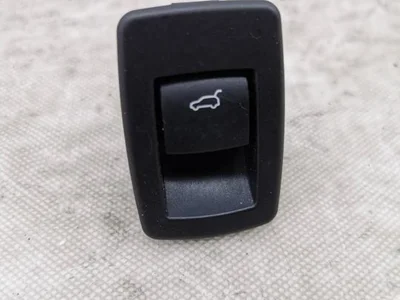 BMW 9299447 2 Gran Tourer (F46) 2018 Bouton du coffre à bagages - Image 1