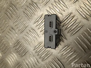 Škoda 3G5035954A Octavia Mk4 Combi 2024 Urządzenie wejściowe