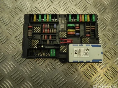 BMW 8713127 5 (G30) 2019 Boîte à fusibles - Image 1