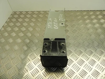 Tesla 1515089-CN-A / 1515089CNA Model Y 2022 Support / montage - Image 1