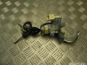 Toyota 89783-0F010 / 897830F010 VERSO (_R2_) 2011 cylindre de serrure pour allumage