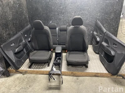 Hyundai Kona II 2023 Sitze komplett Türverkleidung Armlehne  - Bild 1