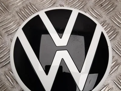 Volkswagen 1T3 853 630, 1T3 853 630 B / 1T3853630, 1T3853630B ID. Buzz 2024 Insigne/emblème - Image 1