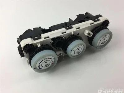 Mitsubishi PMN1645690 COLT VI (Z3_A, Z2_A) 2010 Contrôle automatique de la climatisation - Image 1