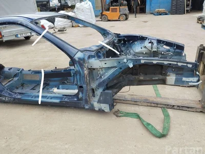 Maserati GRAN TURISMO 2012 Quart de corps Right Front - Image 1