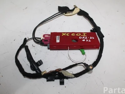 Volvo 30761716 XC60 2010 Aerial Booster - Image 1