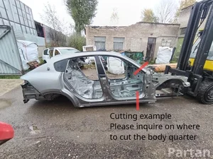Maserati LEVANTE 2017 Body quarter Right Front