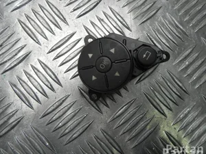 Mercedes-Benz A 204 821 01 51 / A2048210151 E-CLASS Coupe (C207) 2010 Bouton multifonction pour volant