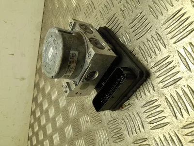 Peugeot 9839933880 2008 II (P24) 2021 Unité de commande hydraulique ABS - Image 1